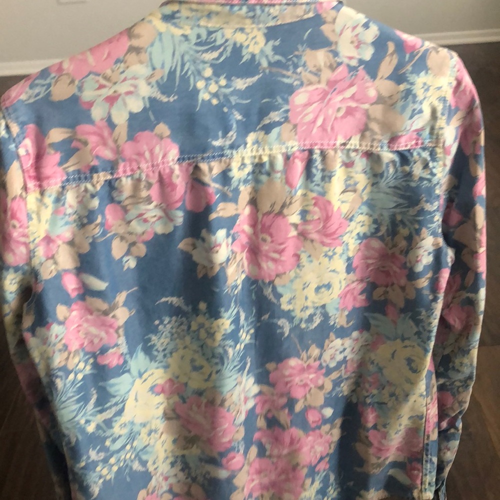 Shirt - Picture 2 of 3